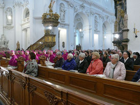 Abschlussvesper der Bischofskonferenz mit Spendung des Bonifatiussegens (Foto: Karl-Franz Thiede)